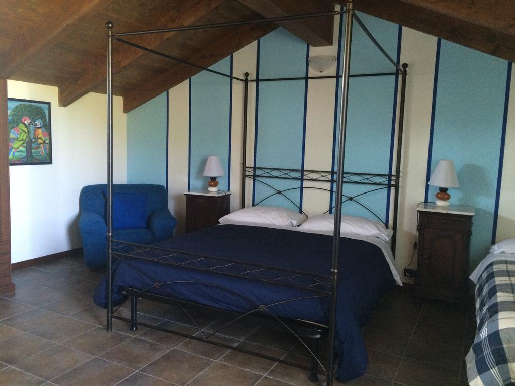 La Terrazza Del Barbaresco Bed & Breakfast Neviglie Ruang foto