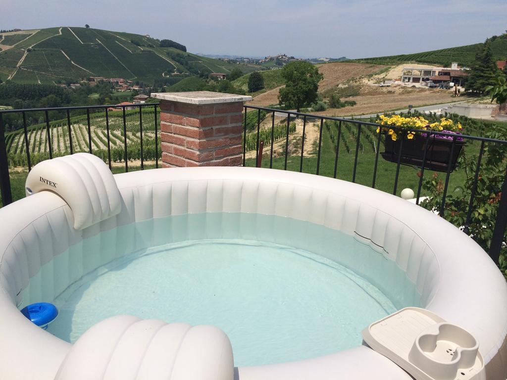 La Terrazza Del Barbaresco Bed & Breakfast Neviglie Bagian luar foto