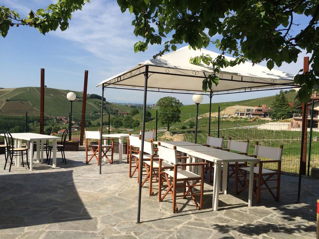 La Terrazza Del Barbaresco Bed & Breakfast Neviglie Bagian luar foto