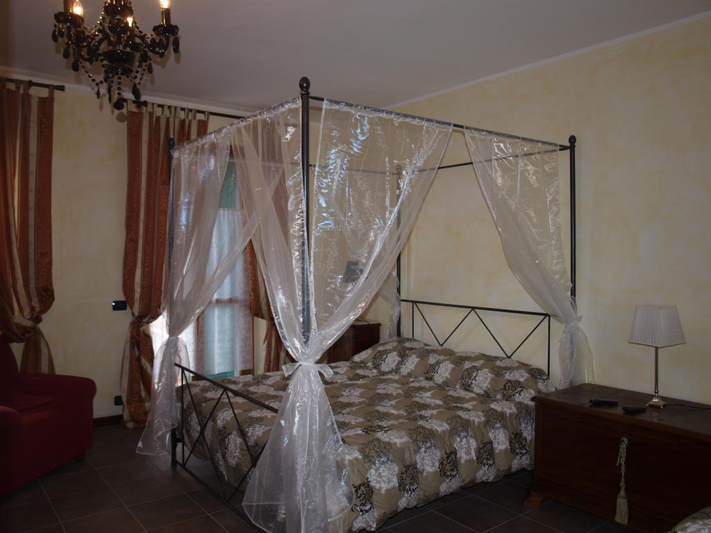 La Terrazza Del Barbaresco Bed & Breakfast Neviglie Ruang foto