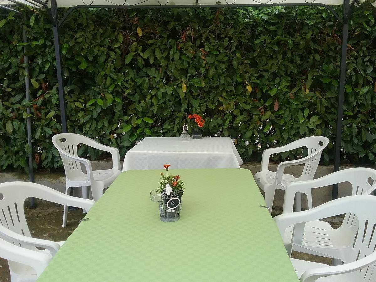 La Terrazza Del Barbaresco Bed & Breakfast Neviglie Bagian luar foto