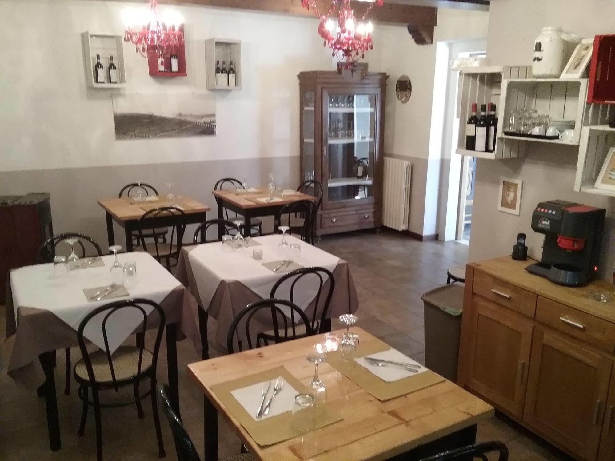 La Terrazza Del Barbaresco Bed & Breakfast Neviglie Bagian luar foto