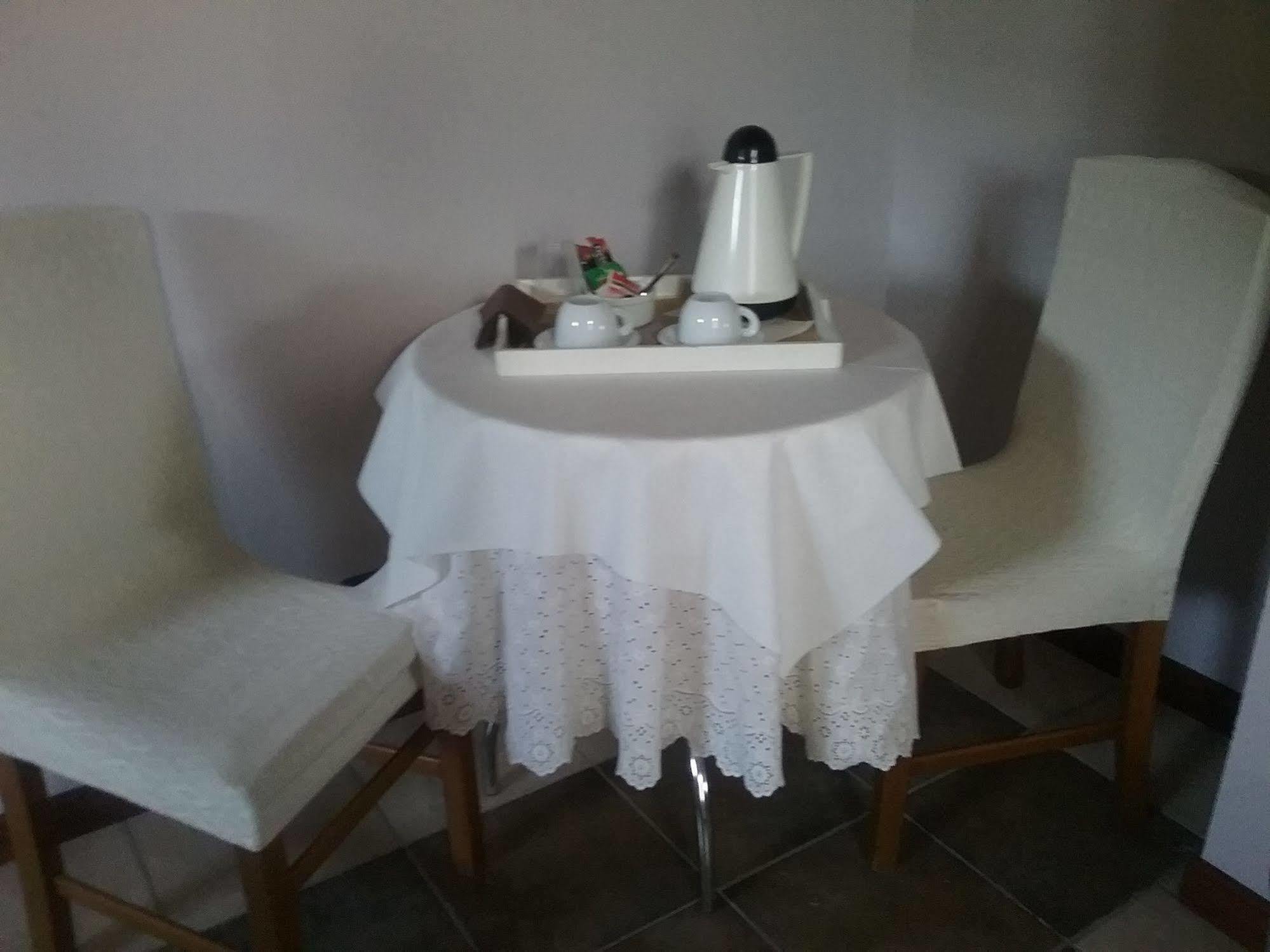 La Terrazza Del Barbaresco Bed & Breakfast Neviglie Bagian luar foto